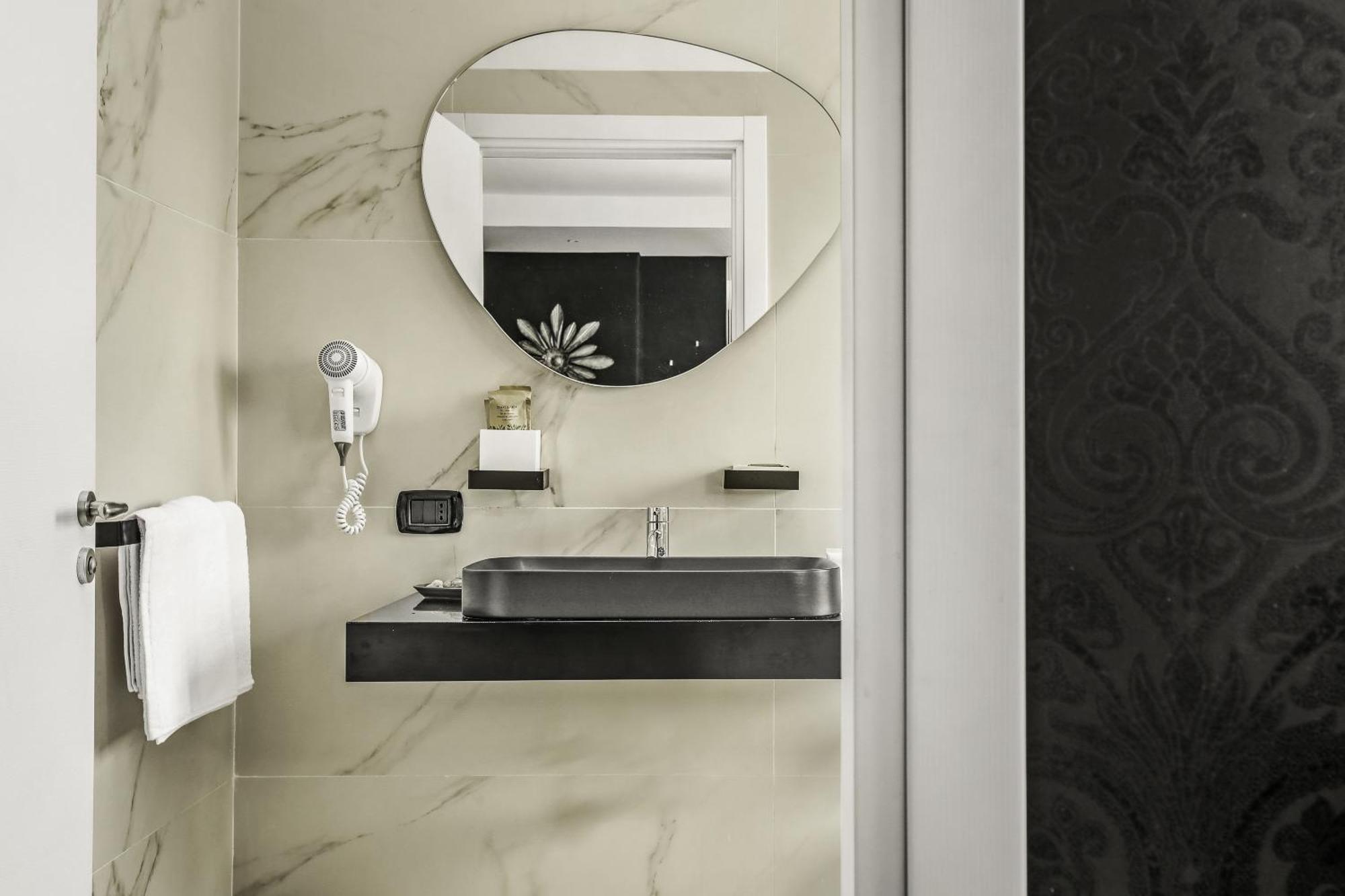 Reggia Suite Spa Hotel Caserta Bagian luar foto