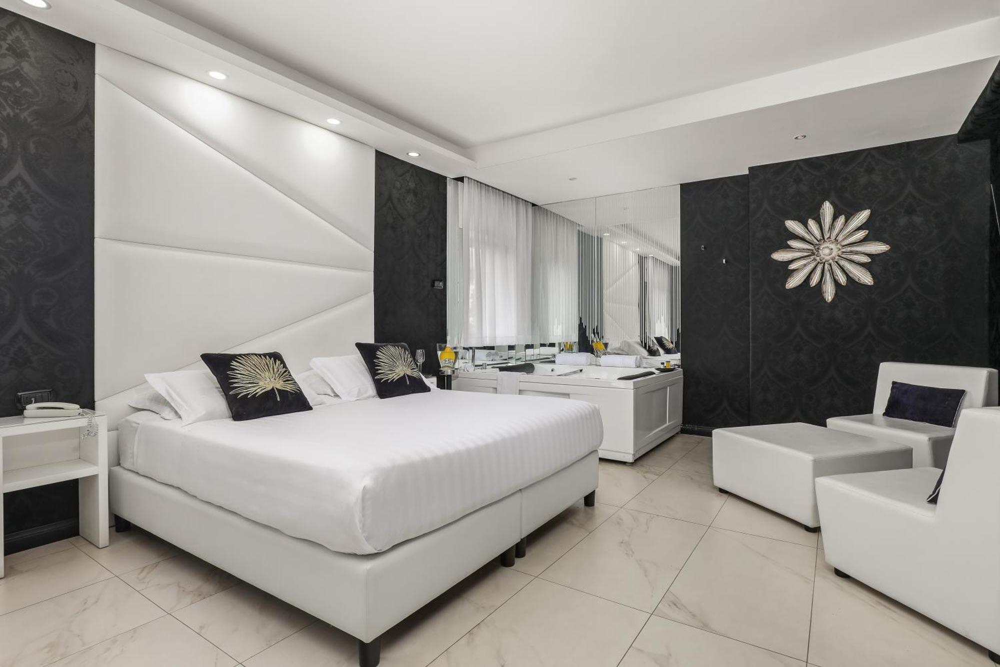 Reggia Suite Spa Hotel Caserta Bagian luar foto