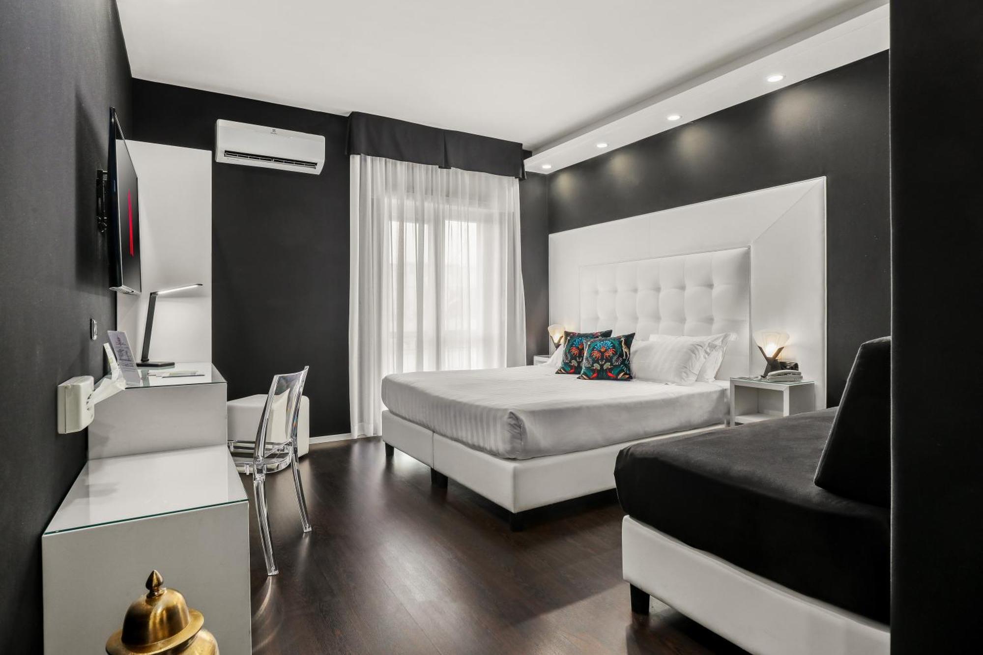 Reggia Suite Spa Hotel Caserta Bagian luar foto